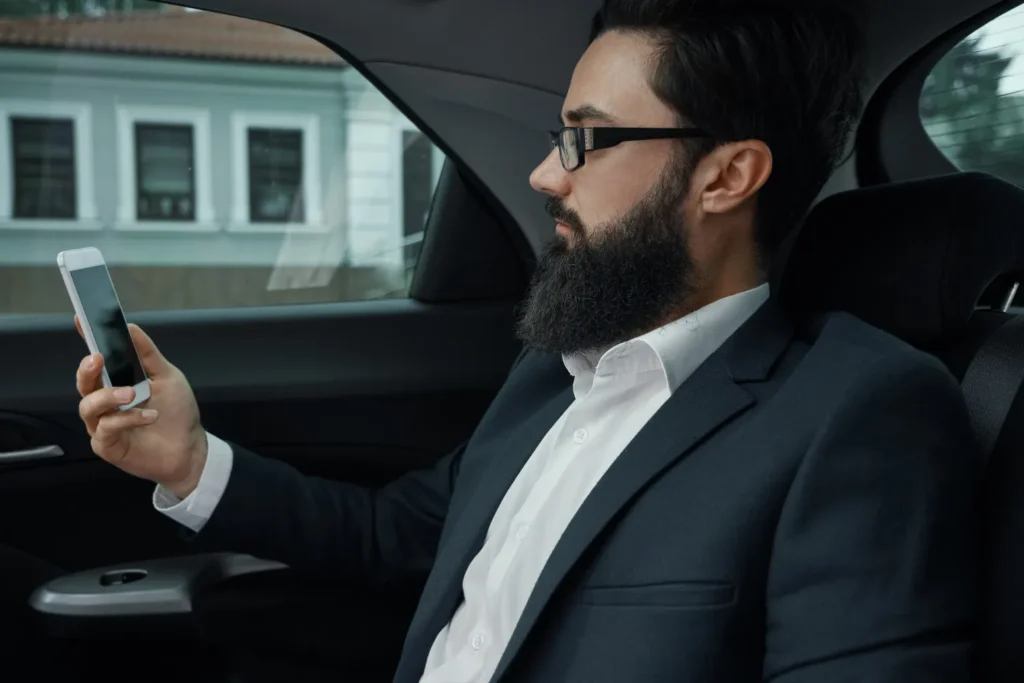 Dubai to Abu Dhabi Transfers with Ahdab Luxury Transport 2 Dubai to Abu Dhabi Transfers